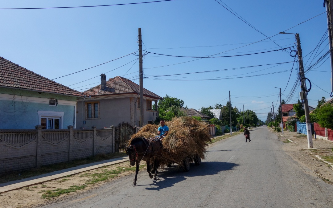 Wenn ein Mercedes eine Pferdekutsche überholt: Rumänien